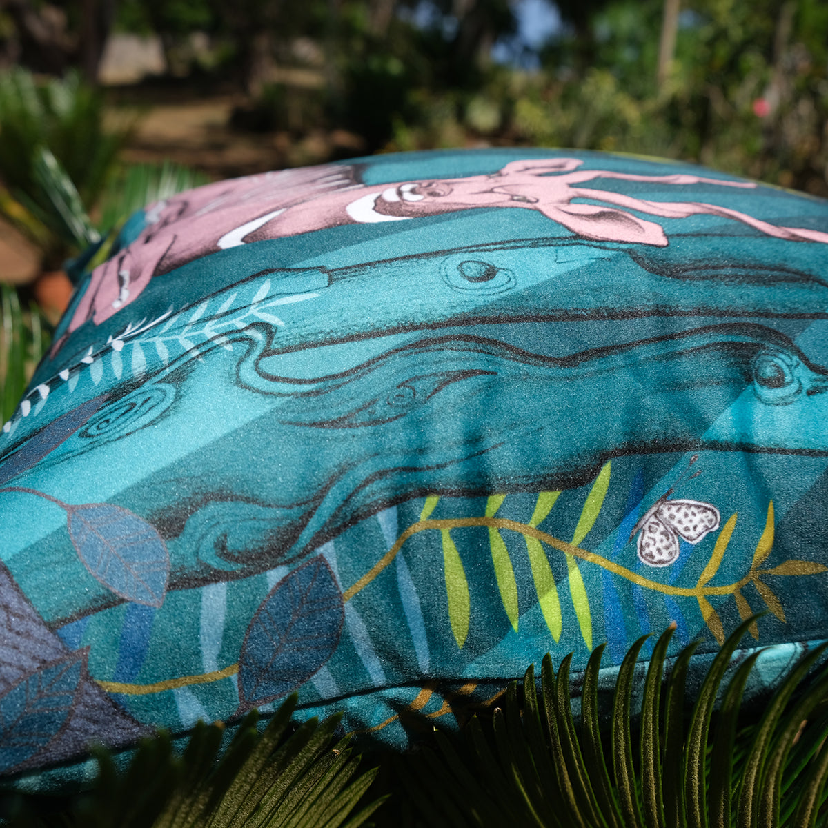 Antelope luxury velvet cushion cover