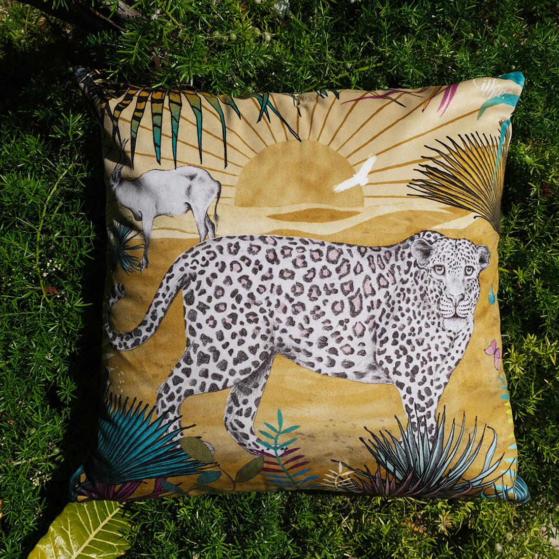 Leopard luxury velvet cushion