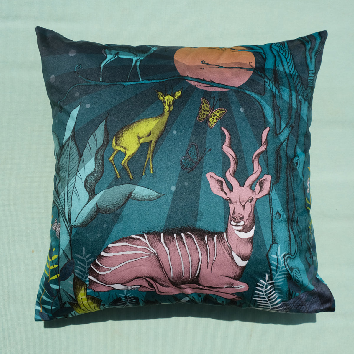 Antelope luxury velvet cushion cover