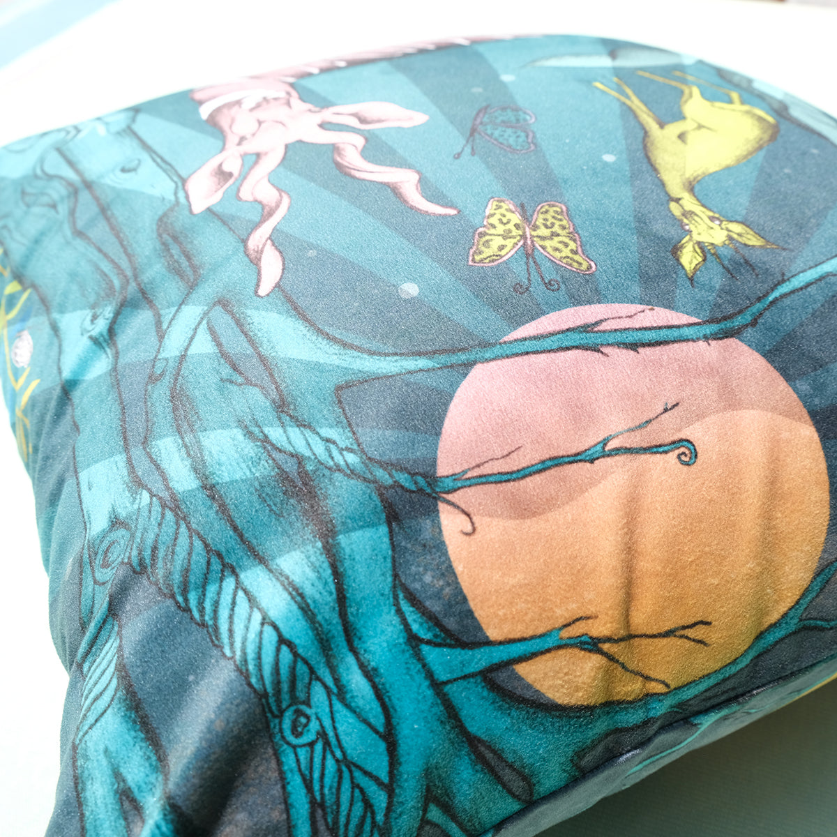 Antelope luxury velvet cushion cover