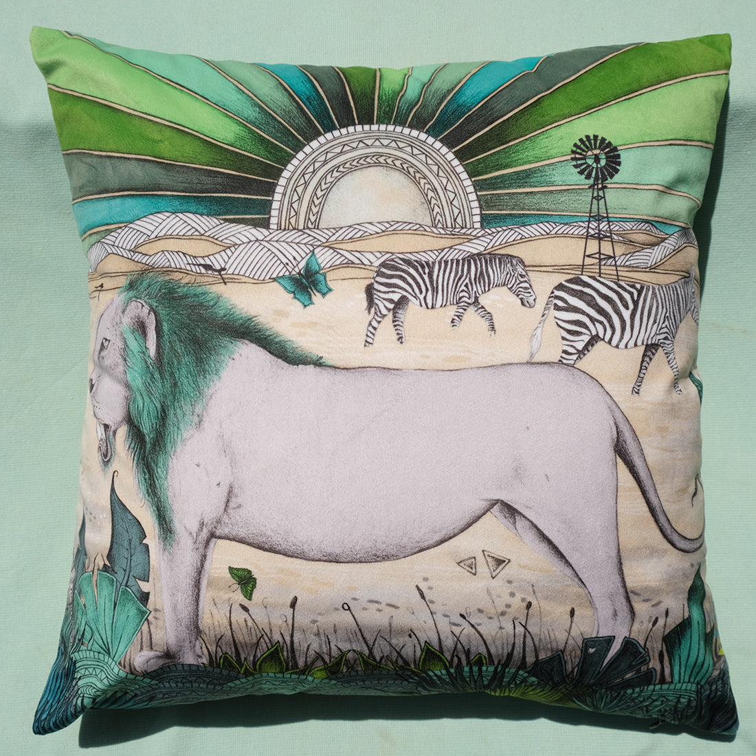 Lion luxury velvet cushion